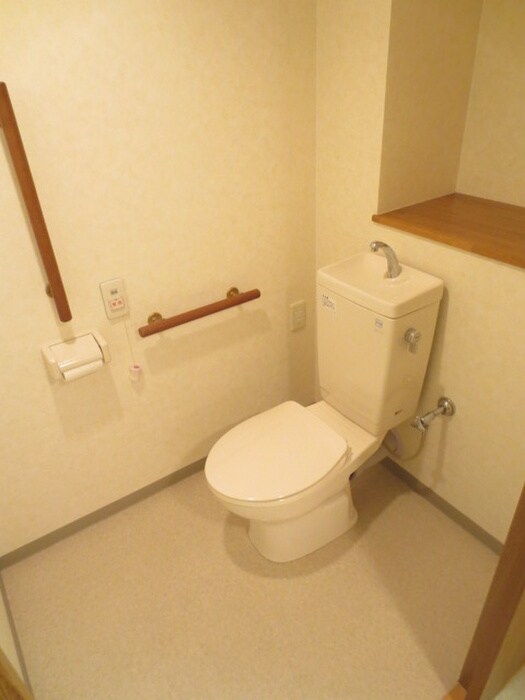 物件内観写真13　(トイレ)