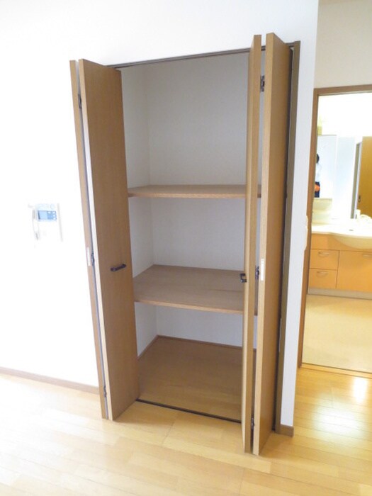 物件内観写真15　(収納)