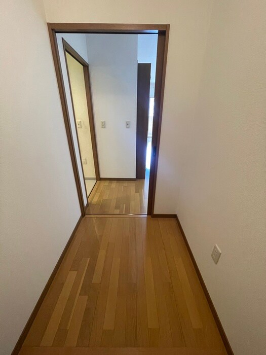 物件内観写真21　(廊下)