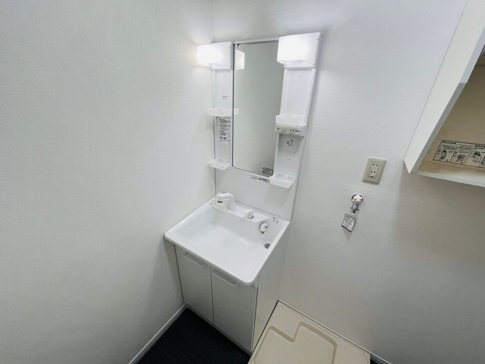物件内観写真11　(洗面)