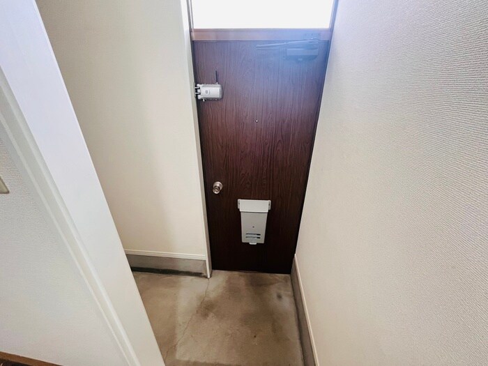 物件内観写真15　(玄関)