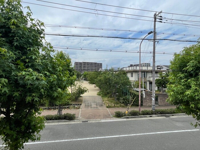 物件内観写真22　(室内からの展望)