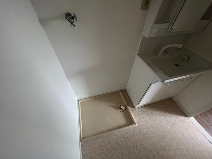 物件内観写真13　(洗濯機置場)