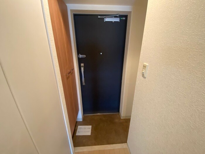 物件内観写真15　(玄関)