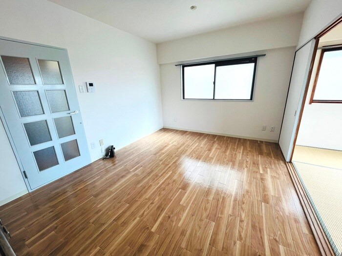 物件内観写真4　(居室)