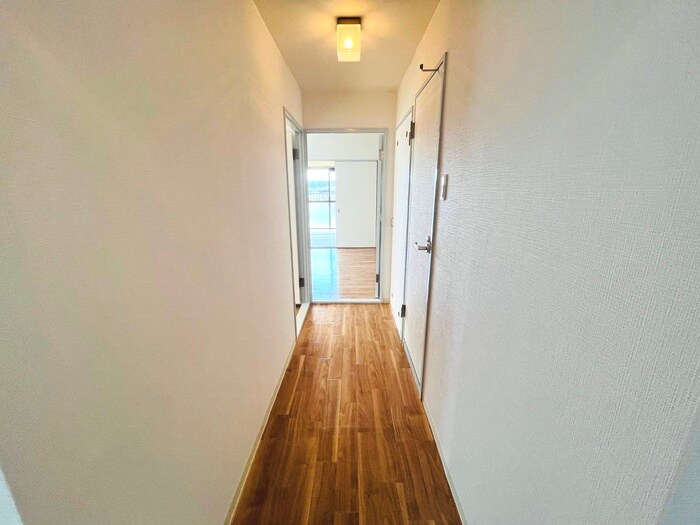 物件内観写真13　(廊下)