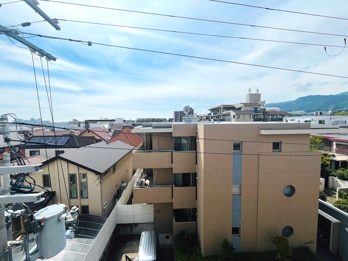 物件内観写真18　(室内からの展望)