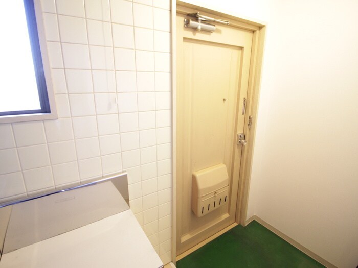 物件内観写真16　(玄関)