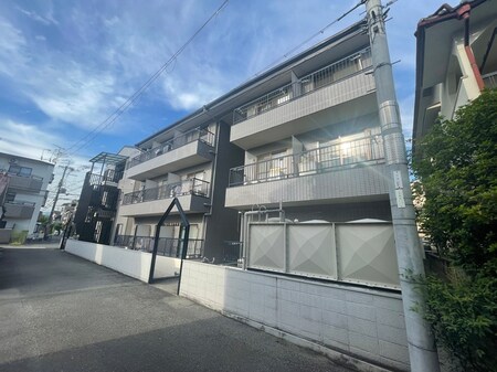 クロ－バ－ＭオザキＢ外観写真