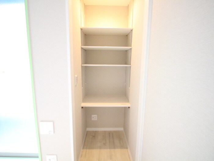 物件内観写真16　(収納)