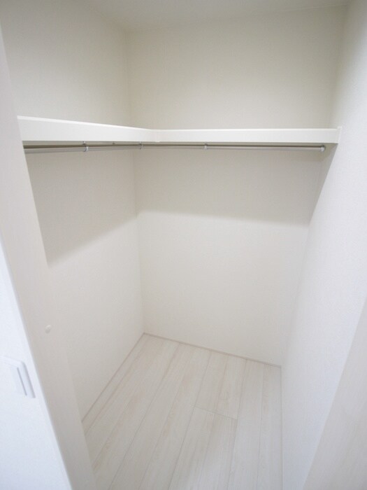物件内観写真16　(収納)