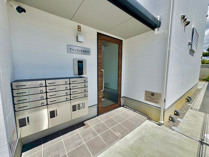 物件外観写真4　(エントランス部分)