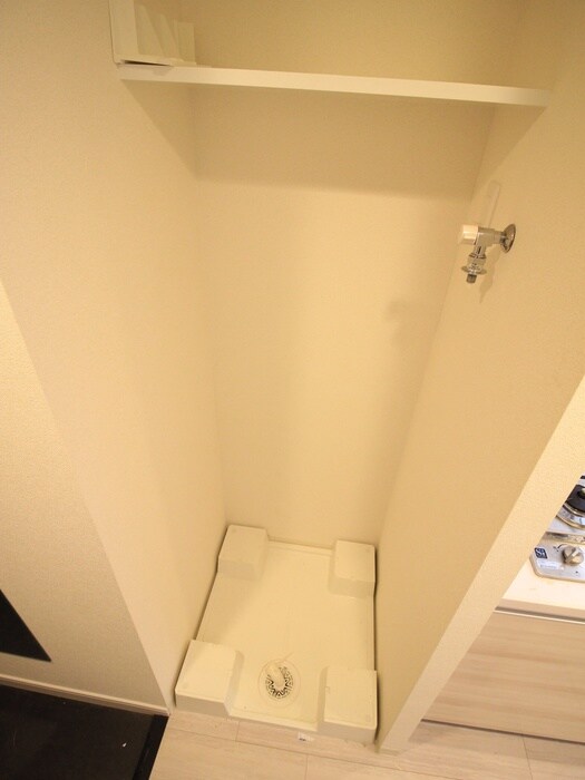 物件内観写真12　(洗濯機置場)