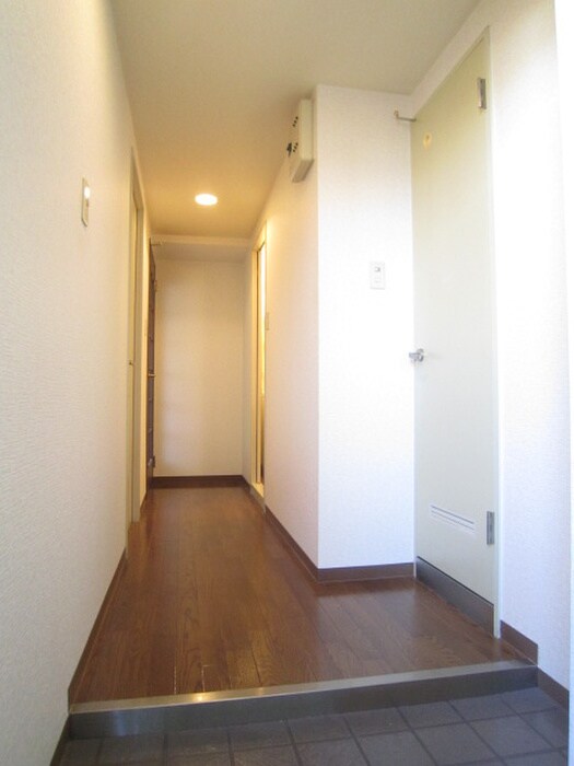 物件内観写真7　(玄関)