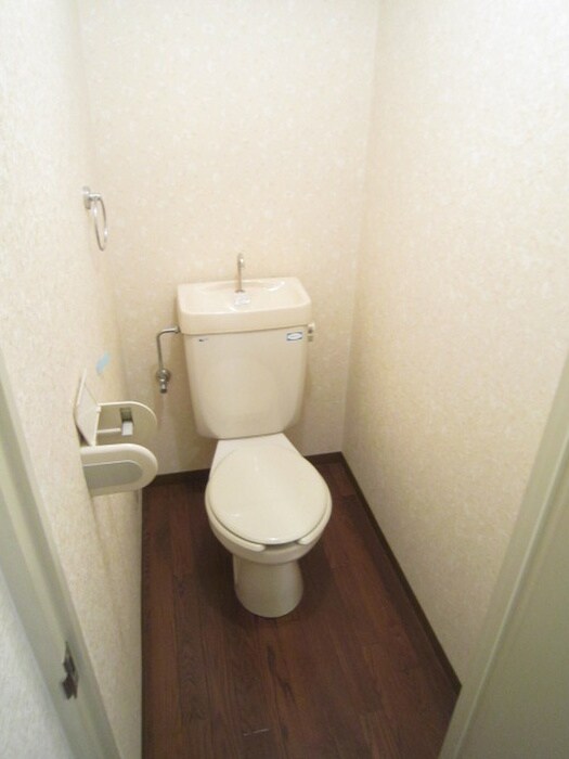 物件内観写真8　(トイレ)