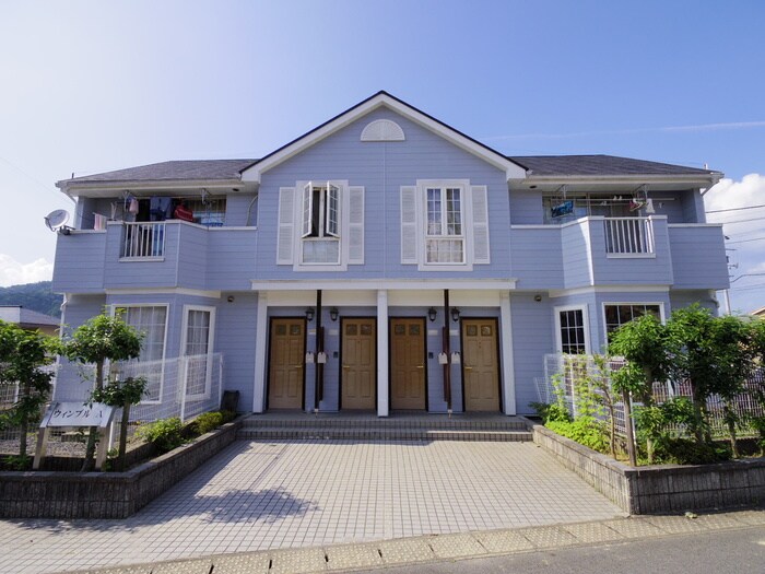 ウインブルＡ棟の物件外観写真