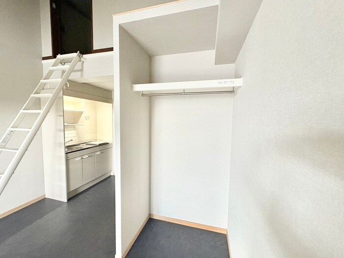 物件内観写真6　(収納)