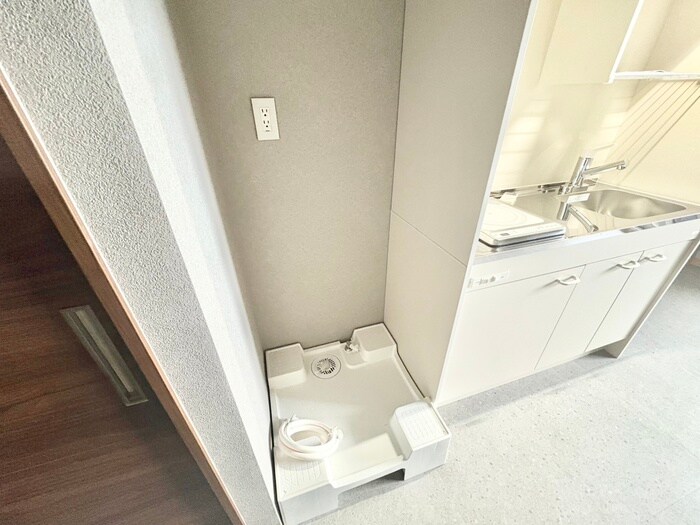 物件内観写真12　(洗濯機置場)