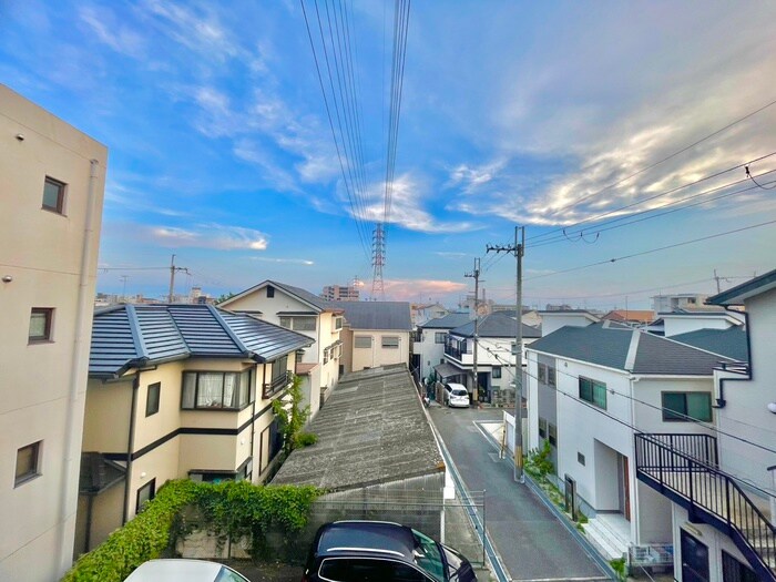 物件内観写真16　(室内からの展望)