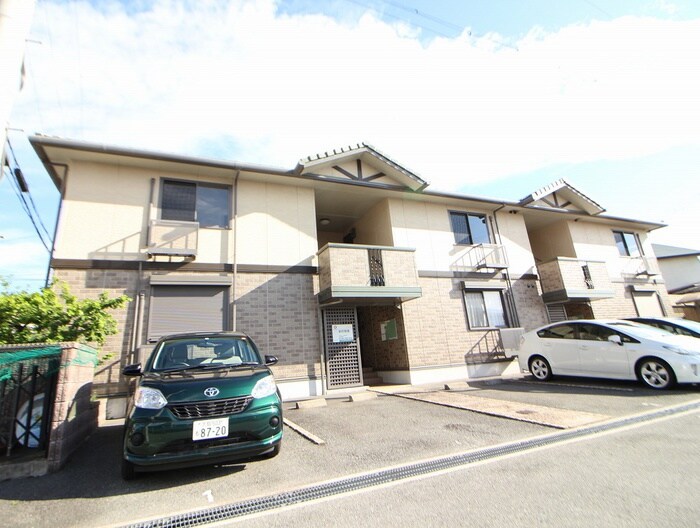 物件外観写真3　(エントランス部分)