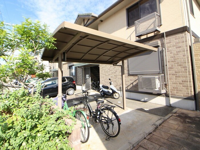 物件外観写真5　(駐輪場)