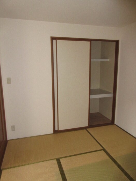 物件内観写真13　(収納)