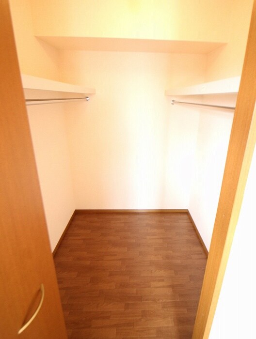 物件内観写真15　(収納)