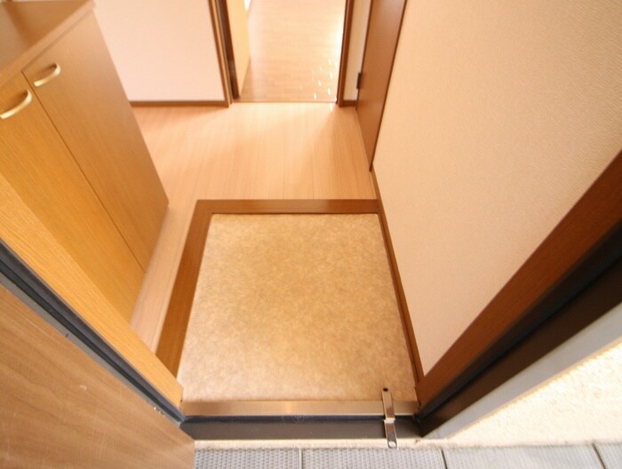 物件内観写真17　(玄関)