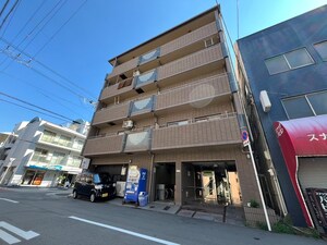ロイヤルヴィラ外観写真