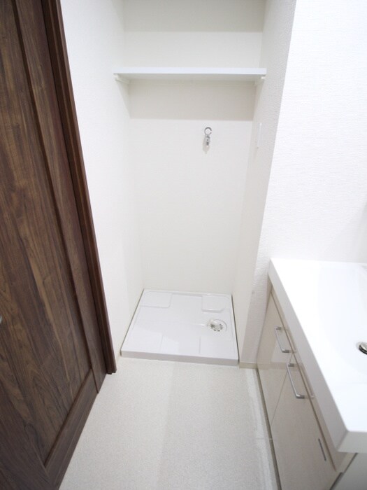 物件内観写真13　(洗濯機置場)