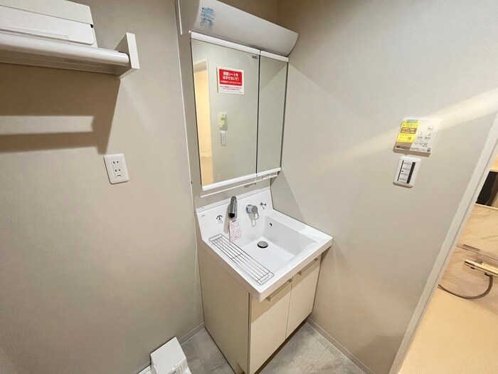 物件内観写真12　(洗面)