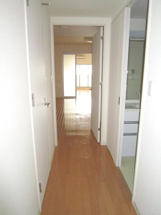 物件内観写真7　(廊下)