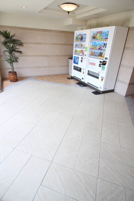 物件外観写真4　(エントランス部分)