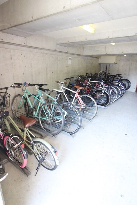 物件外観写真6　(駐輪場)