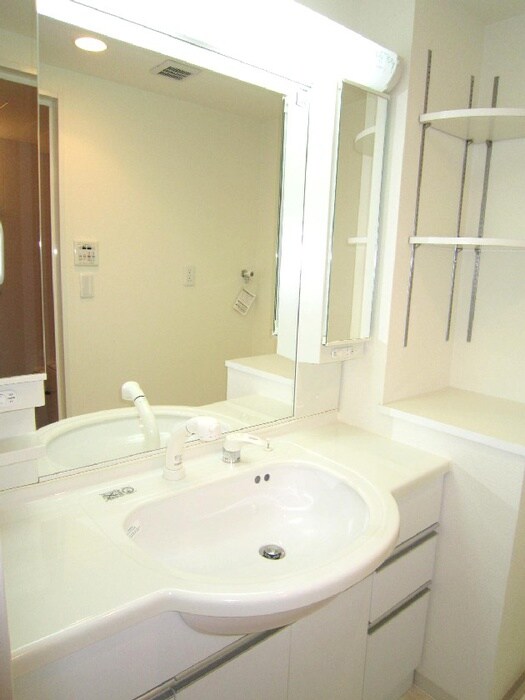 物件内観写真10　(洗面)