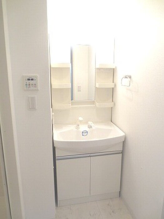 物件内観写真10　(洗面)