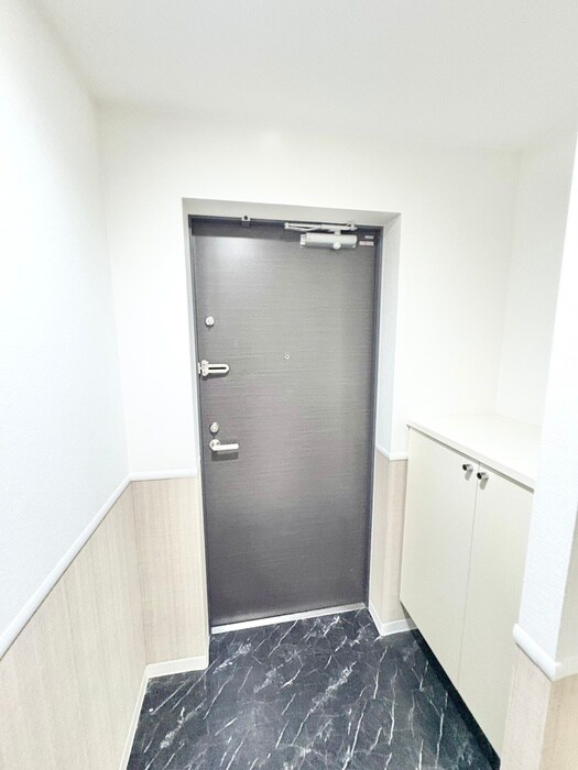 物件内観写真13　(玄関)
