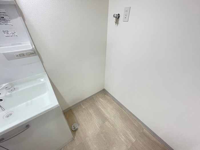 物件内観写真13　(洗濯機置場)