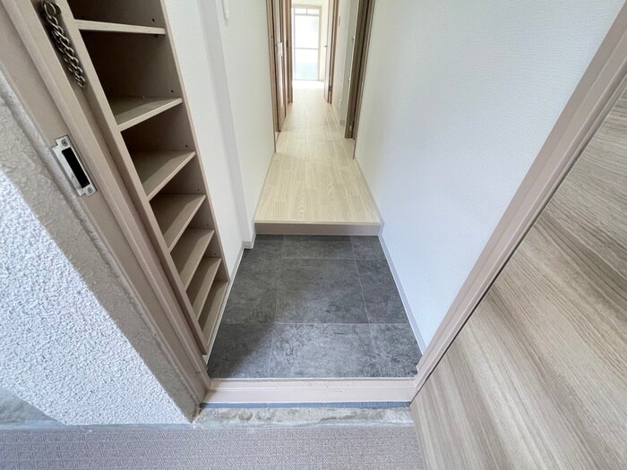 物件内観写真15　(玄関)