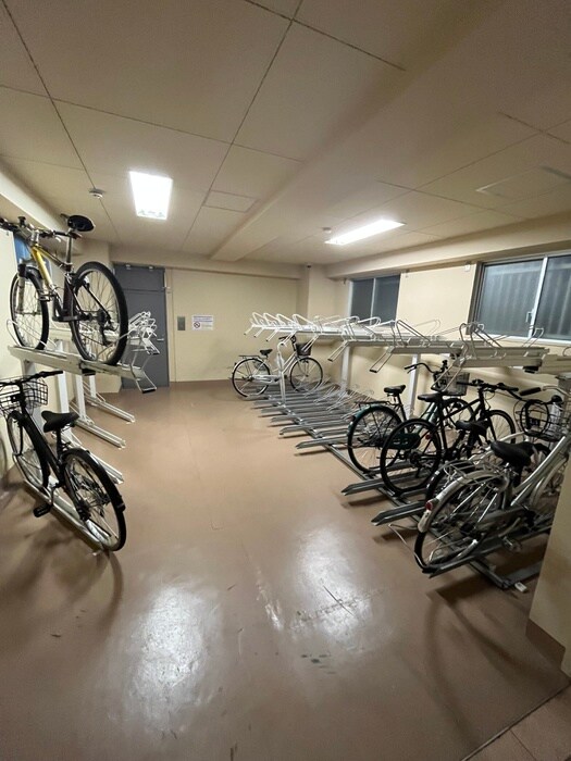 物件外観写真6　(駐輪場)