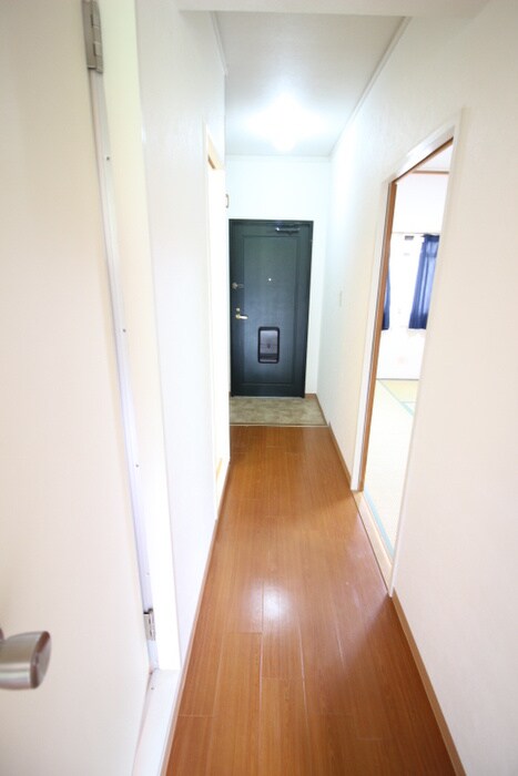 物件内観写真11　(廊下)