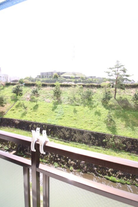 物件内観写真16　(室内からの展望)