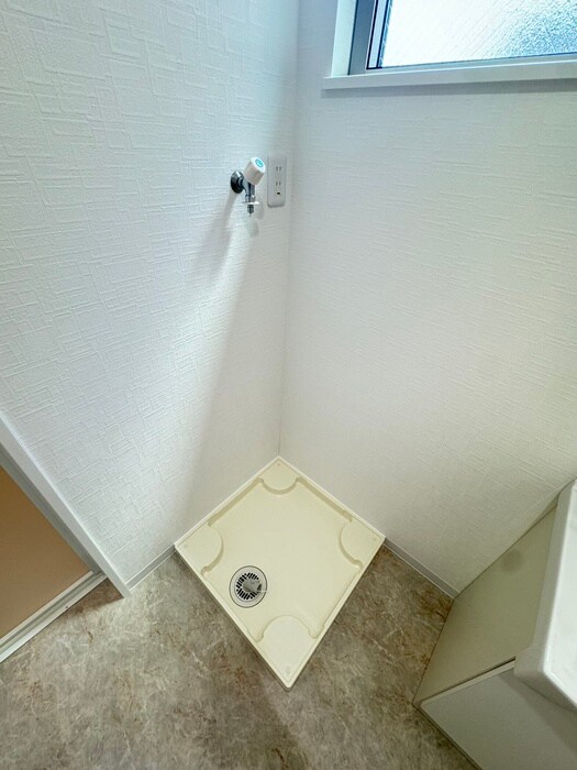 物件内観写真13　(洗濯機置場)