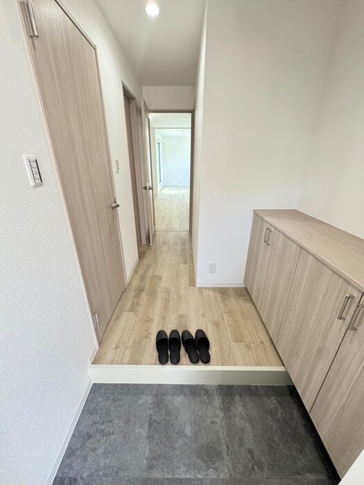 物件内観写真16　(玄関)