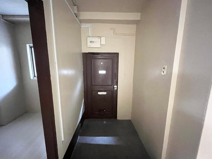 物件内観写真15　(玄関)