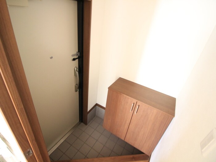 物件内観写真13　(玄関)