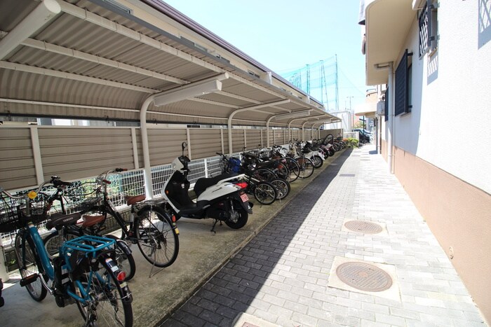 物件外観写真6　(駐輪場)