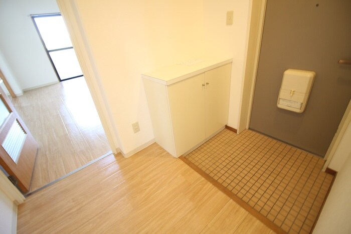 物件内観写真15　(玄関)