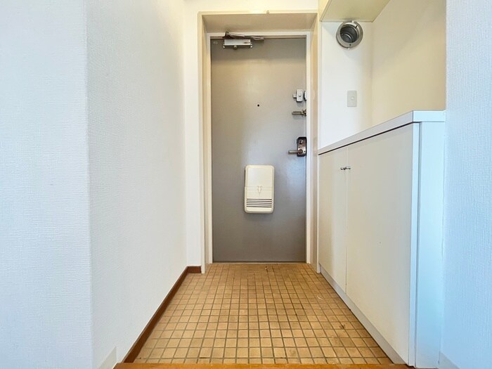 物件内観写真15　(玄関)