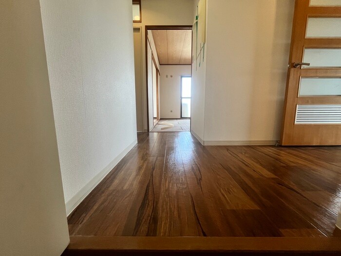物件内観写真17　(廊下)